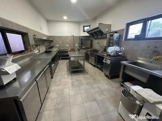 Casa 240 mp utili, 5000 mp teren + afacere la cheie, restaur