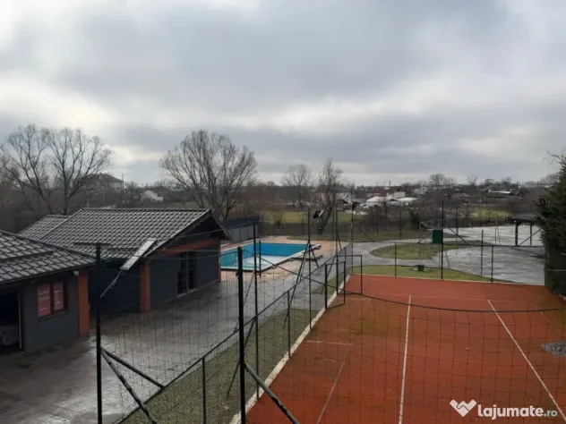 Casa 240 mp utili, 5000 mp teren + afacere la cheie, restaur