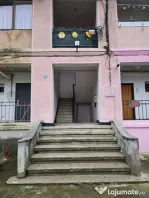 Garsoniera Savinesti spatioasa in zona curată