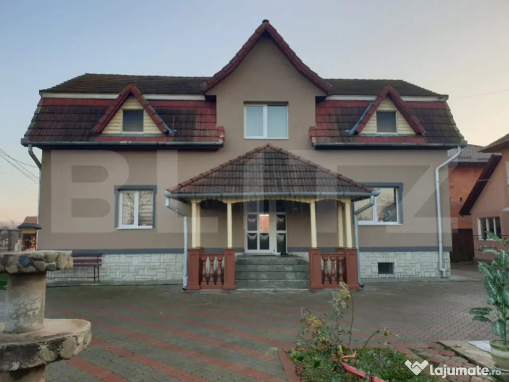 Proprietate cu doua cladiri in curte in apropiere de Cheile