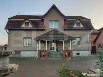 Proprietate cu doua cladiri in curte in apropiere de Cheile