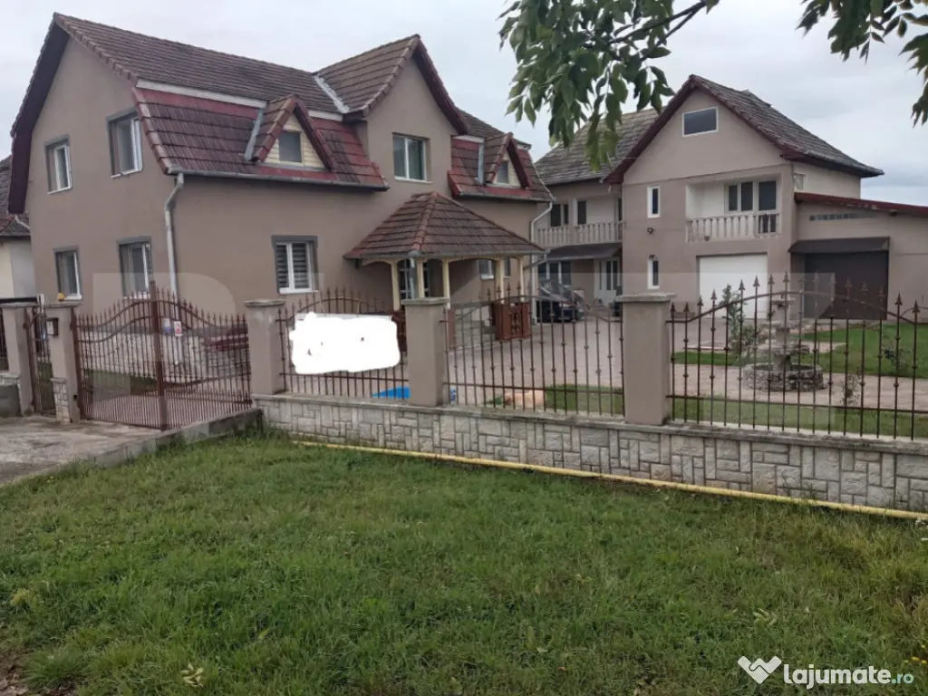 Proprietate cu doua cladiri in curte in apropiere de Cheile