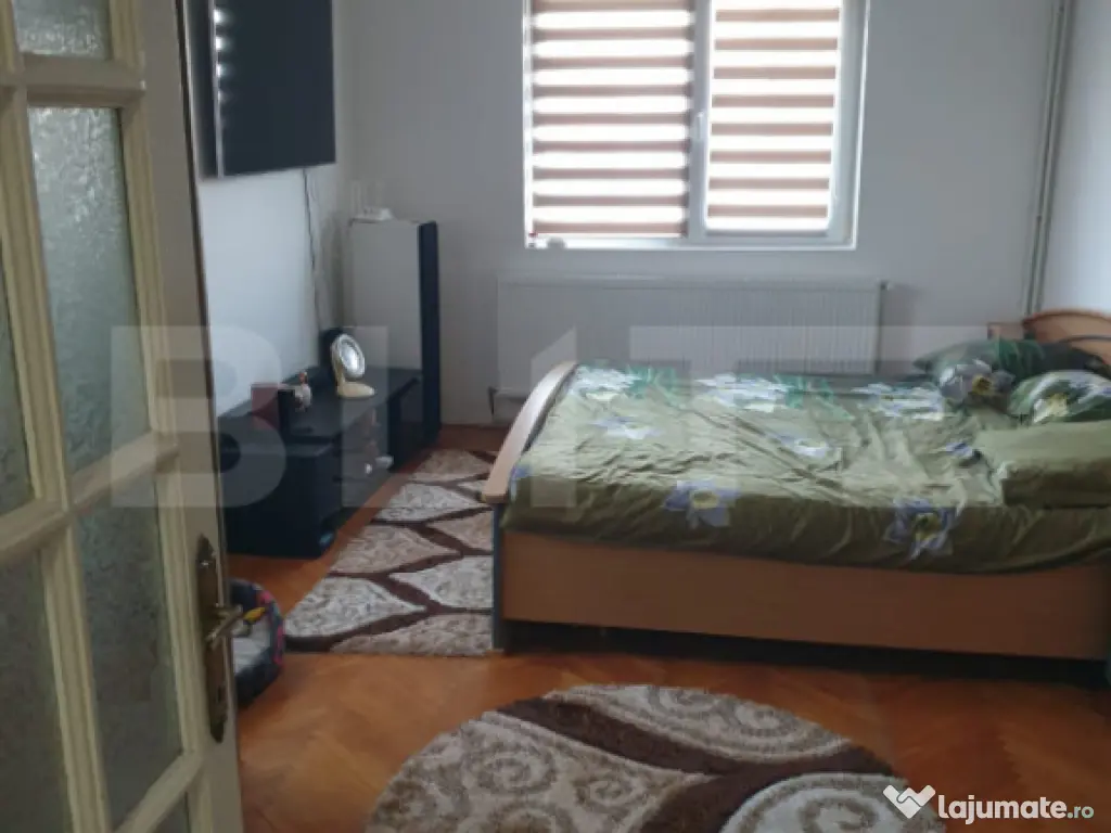 Proprietate cu doua cladiri in curte in apropiere de Cheile