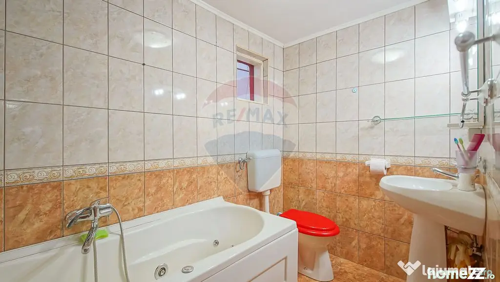 Casă cu 6 camere de vânzare în Azuga, Comision 0%!