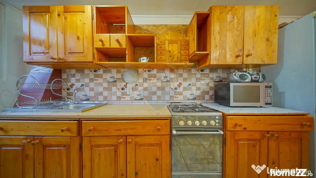 Casă cu 6 camere de vânzare în Azuga, Comision 0%!
