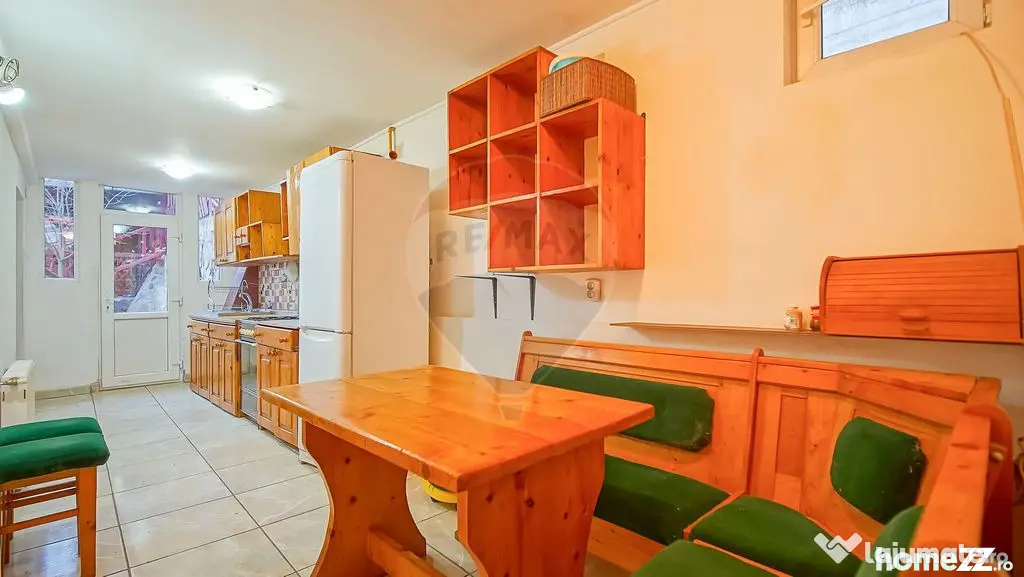 Casă cu 6 camere de vânzare în Azuga, Comision 0%!