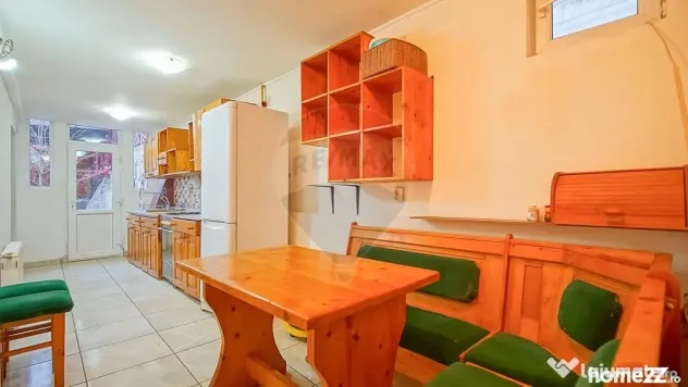 Casă cu 6 camere de vânzare în Azuga, Comision 0%!