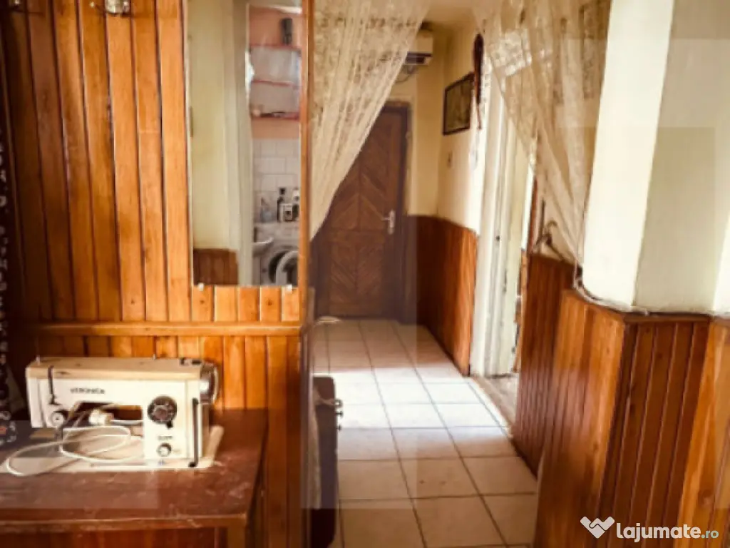 Apartament cu 3 camere si balcon, decoamandat, spatios si ca