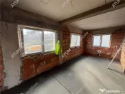 Casa individuala 4 camere 2 bai teren 300 mp zona Sura Mica 