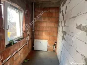 Casa individuala 4 camere 2 bai teren 300 mp zona Sura Mica 