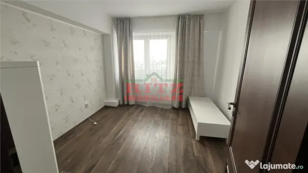 Ap. 3 cam. DE INCHIRIAT, mob. si utilat, zona bd. A.I.Cuza!