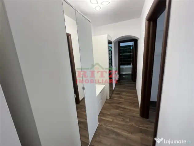 Ap. 3 cam. DE INCHIRIAT, mob. si utilat, zona bd. A.I.Cuza!