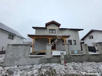 Casa cu 5 camere decomandate pe teren de 390 mp in Cisnadie