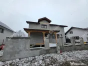 Casa cu 5 camere decomandate pe teren de 390 mp in Cisnadie 