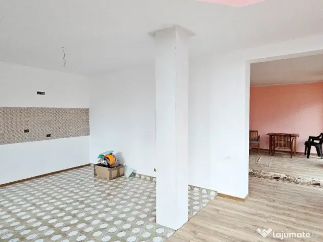 Vila cocheta,beci si livada,cadru natural intim,atractiv,zona Ciritei