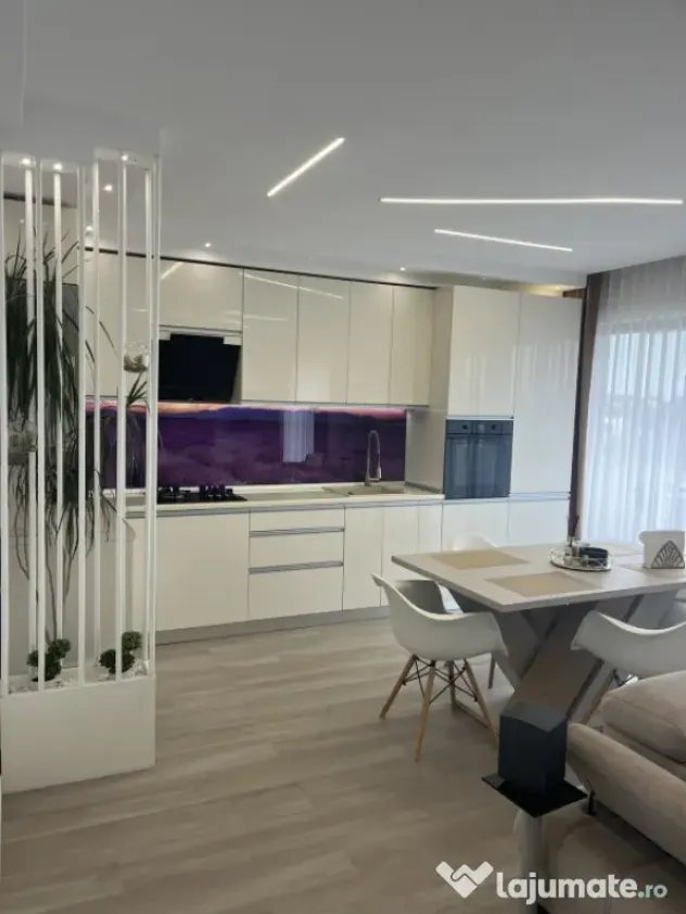 Apartament 3 camere, 82 mp utili, zona Albert