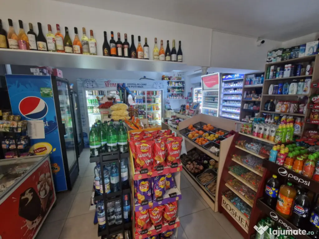 Spațiu comercial cu magazin alimentar + apartament, 89 mp,
