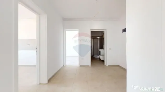 Apartament 3 Camere de Vânzare în Subcetate City 2, Sâ...