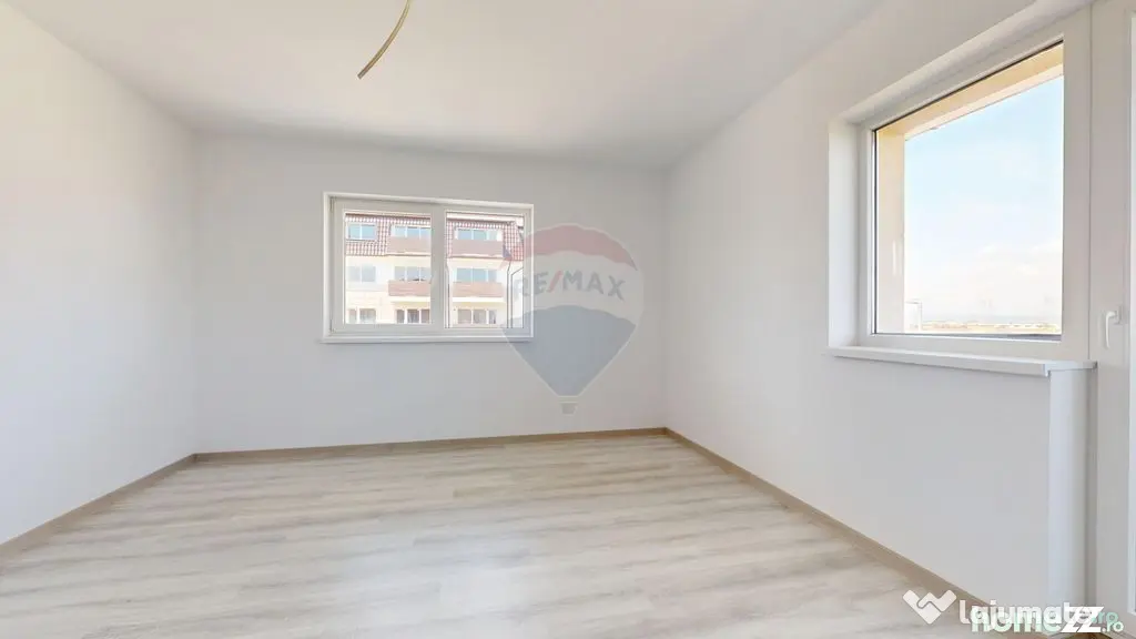 Apartament 3 Camere de Vânzare în Subcetate City 2, Sâ...