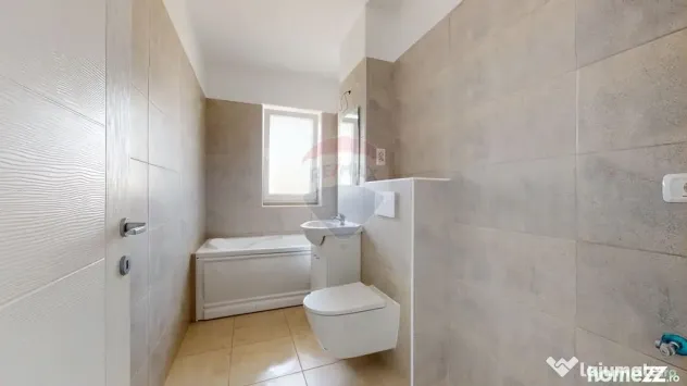 Apartament 3 Camere de Vânzare în Subcetate City 2, Sâ...