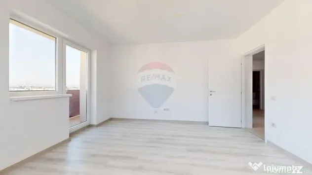 Apartament 3 Camere de Vânzare în Subcetate City 2, Sâ...