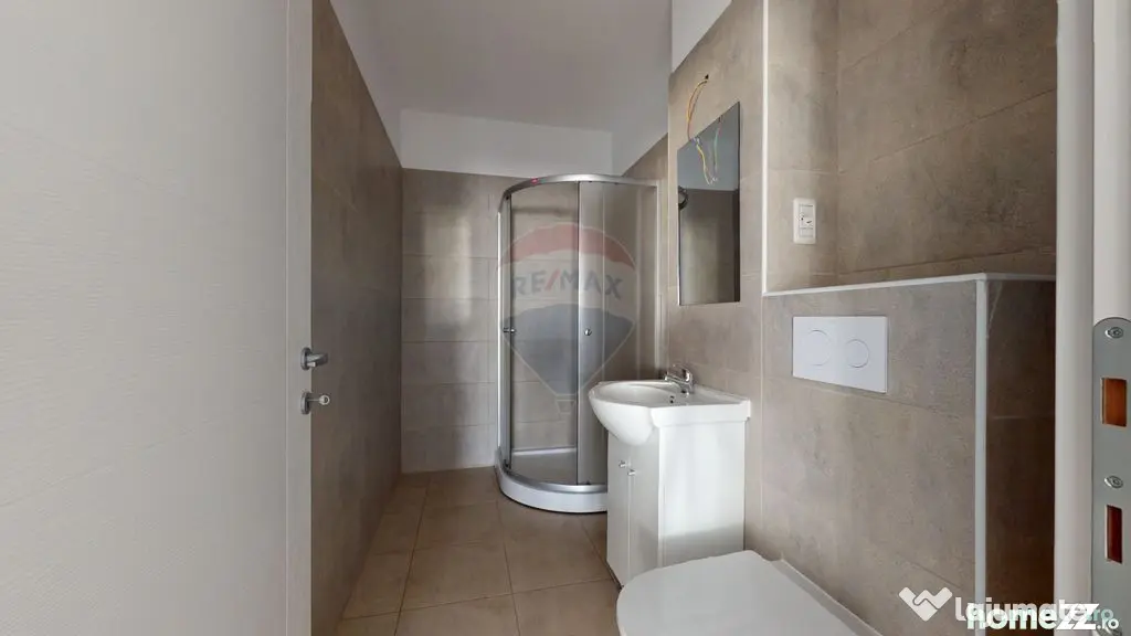 Apartament 3 Camere de Vânzare în Subcetate City 2, Sâ...