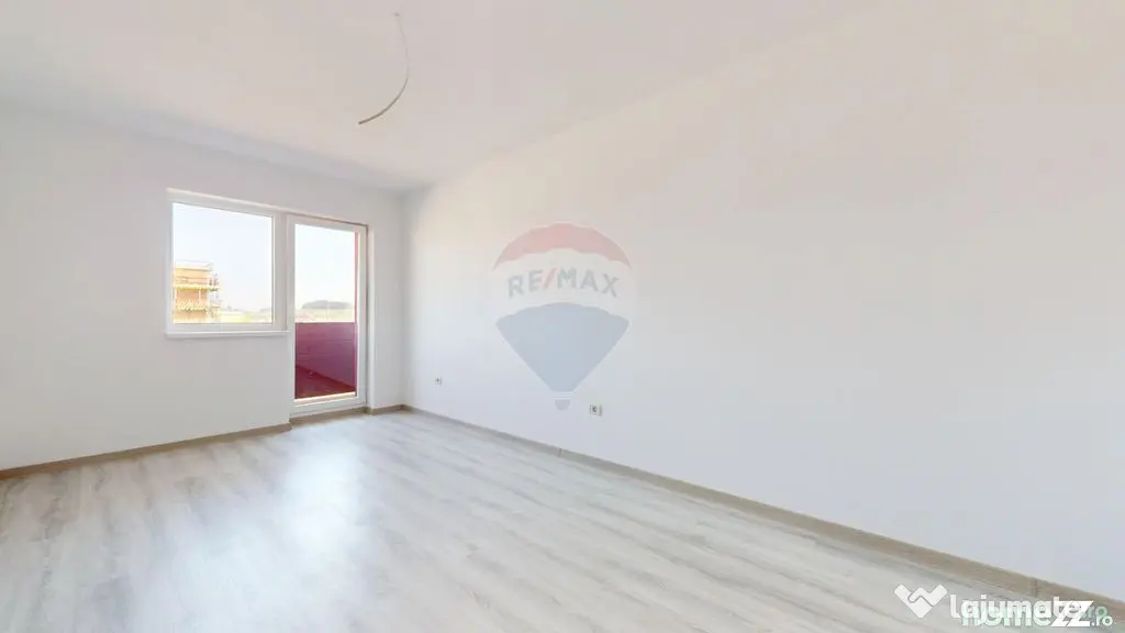 Apartament 3 Camere de Vânzare în Subcetate City 2, Sâ...