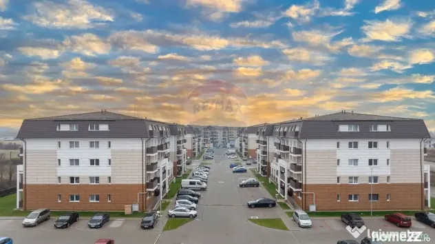 Apartament 3 Camere de Vânzare în Subcetate City 2, Sâ...