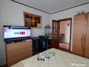 De vanzare apartament cu 4 camere , etaj 2 