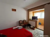 De vanzare apartament cu 4 camere , etaj 2 