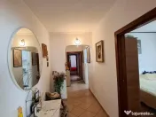 De vanzare apartament cu 4 camere , etaj 2 