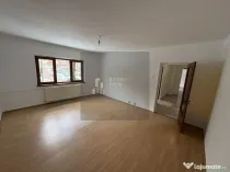 Apartament 2 camere decomandat an 1990 - metrou Eroii Rev...