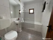 Apartament 2 camere decomandat an 1990 - metrou Eroii Rev... 