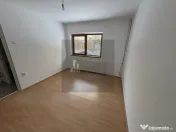 Apartament 2 camere decomandat an 1990 - metrou Eroii Rev... 