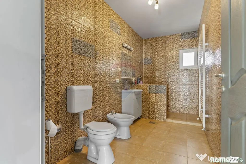 Casă noua 246 mpc cu teren 1363 mp de vânzare Sannicola...