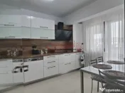 EROII REVOLUTIEI - Metrou - 3 camere 