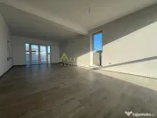 Casa de cu 3 camere,2 bai,teren 376mp 