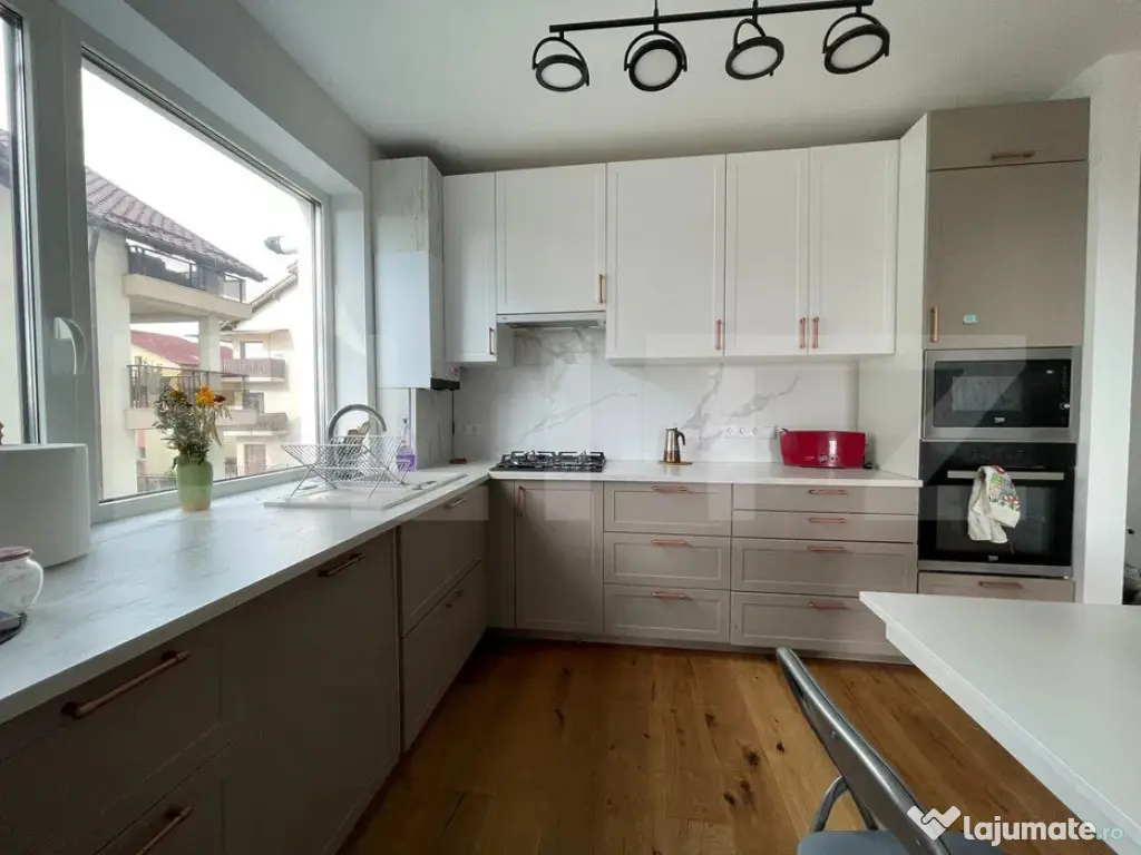 Apartament 4 camere, decomandat, 85 mp, garaj, Europa