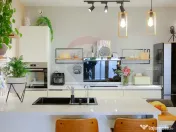 Apartament cu terasă și panoramă de vânzare, zona Hil... 