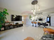 Apartament cu terasă și panoramă de vânzare, zona Hil... 