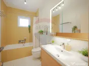 Apartament cu terasă și panoramă de vânzare, zona Hil... 