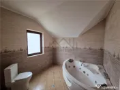 Casa de individuala cu garaj in Bucium 