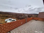 Casa de individuala cu garaj in Bucium 