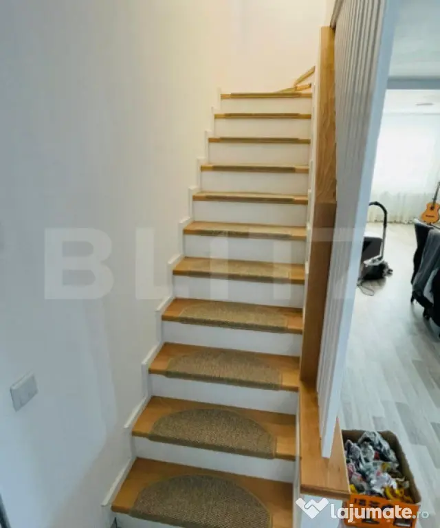 Casa cu 4 camere cartier Izvor Tarlungeni 2 locuri parcare