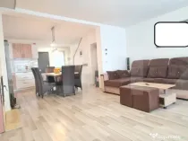Casa cu 4 camere cartier Izvor Tarlungeni 2 locuri parcare