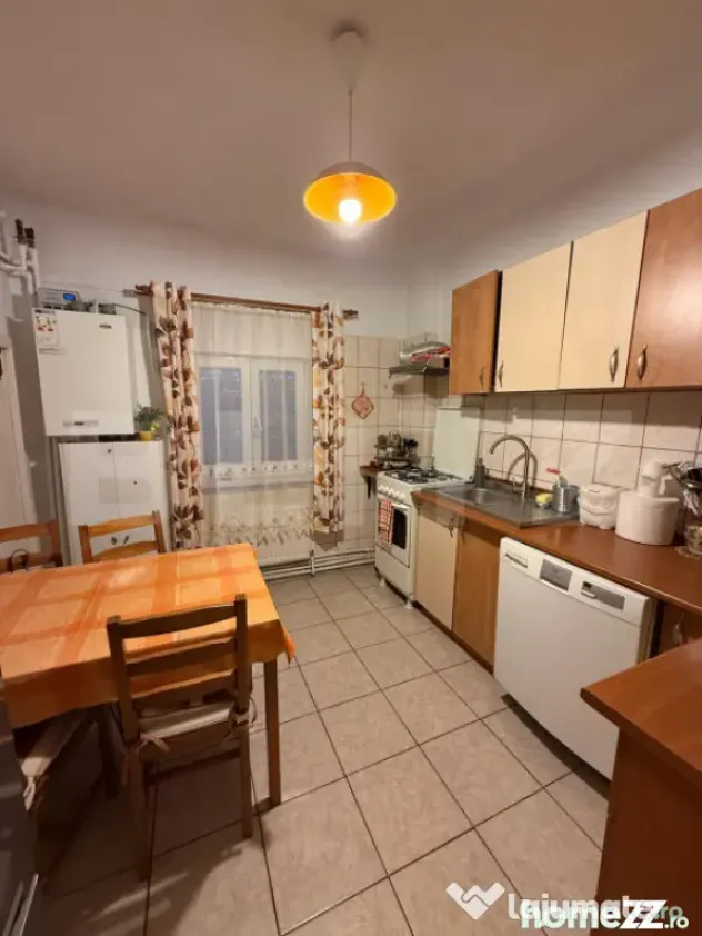 Casa individuala, 112 mp + 335 teren - zona Caraiman - Ploiesti (Prahova)
