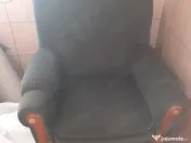 Canapea extensibila si dou fotolii in stare foarte buna, negociabil