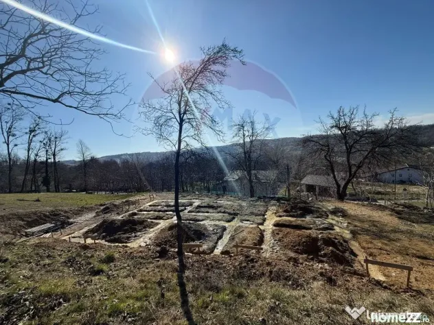 Carbunari Vanzare teren cu fundatie, proiect de casa si r...