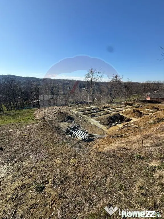 Carbunari Vanzare teren cu fundatie, proiect de casa si r...