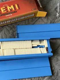 Vând joc Remi 2-4 jucători, set întreg, nefolosit